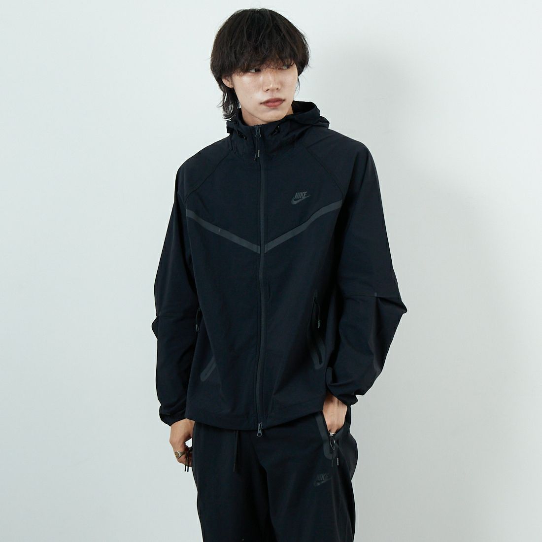 NIKE [ナイキ] ウィンドランナー フルジップウーブンジャケット [HM7152] 010 ﾌﾞﾗｯｸ &&モデル身長：179cm 着用サイズ：M&&