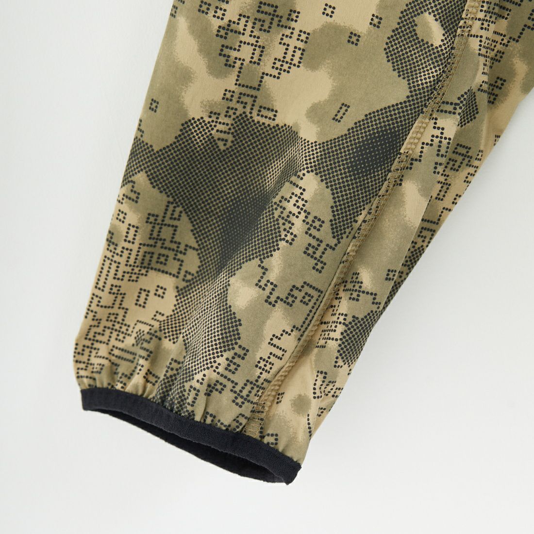 NIKE [ナイキ] Dri-FIT ウィンドランナー ウーブンカモ柄ジャケット [HV0980] 210 NEUTRA
