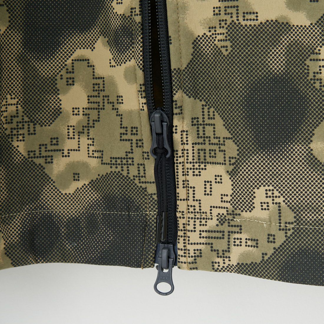 NIKE [ナイキ] Dri-FIT ウィンドランナー ウーブンカモ柄ジャケット [HV0980] 210 NEUTRA