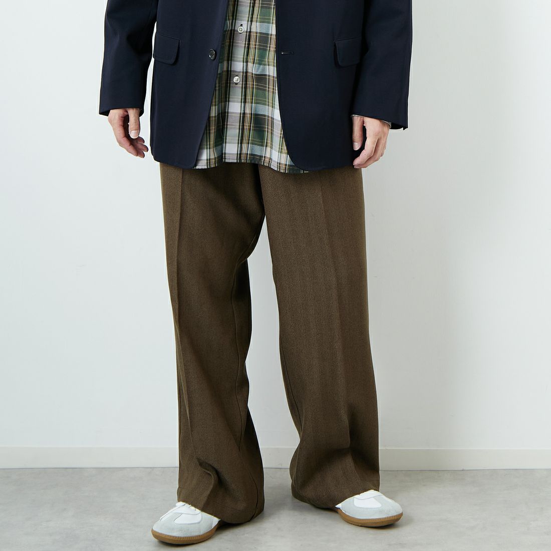 Dickies [ディッキーズ] 別注 ヘリンボーン グランパワークパンツ [253M401N01-JF] BROWN &&モデル身長：168cm 着用サイズ：XL&&