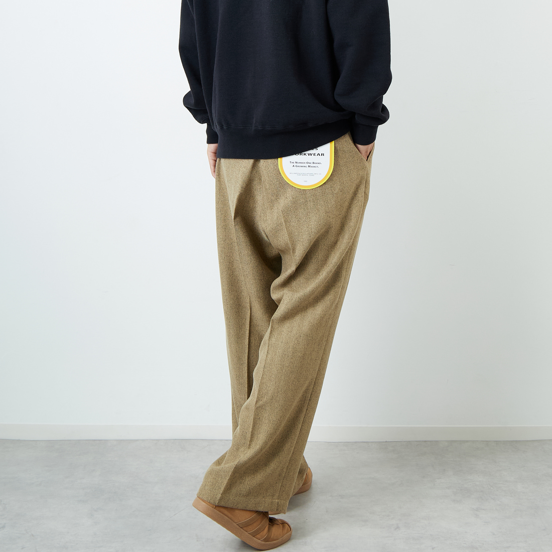 Dickies [ディッキーズ] 別注 ヘリンボーン グランパワークパンツ [253M401N01-JF] BEIGE &&モデル身長：179cm 着用サイズ：XL&&