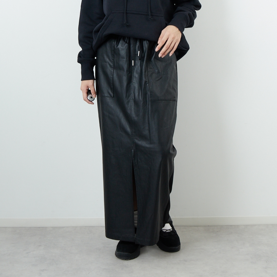 BLACK&&モデル身長：162cm 着用サイズ：F&&