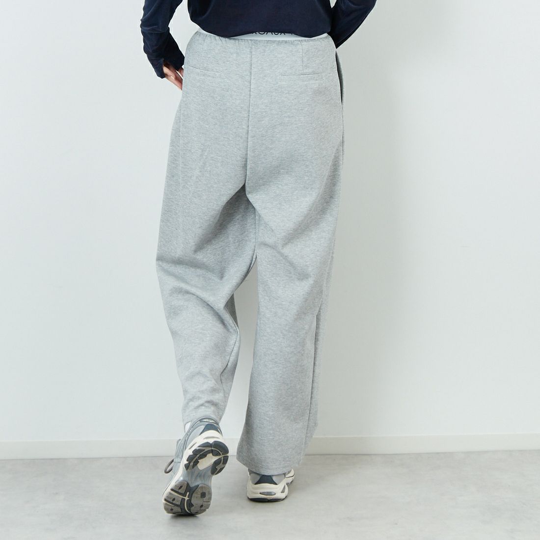 Margaux vintage [マルゴーヴィンテージ] ロゴウエストゴムタックパンツ [MG-PT-25084-A] LGRAY &&モデル身長：167cm 着用サイズ：F&&