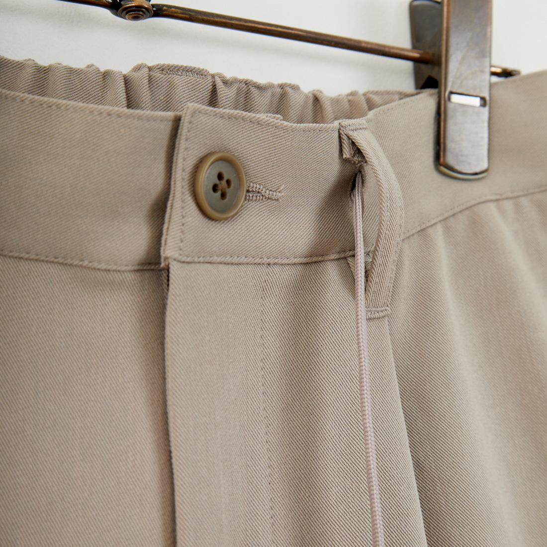 Noir Fabrik [ヌワールファブリック] ウエストドロー付カーブイージーパンツ [IN17-PT-5] KHK BEIGE