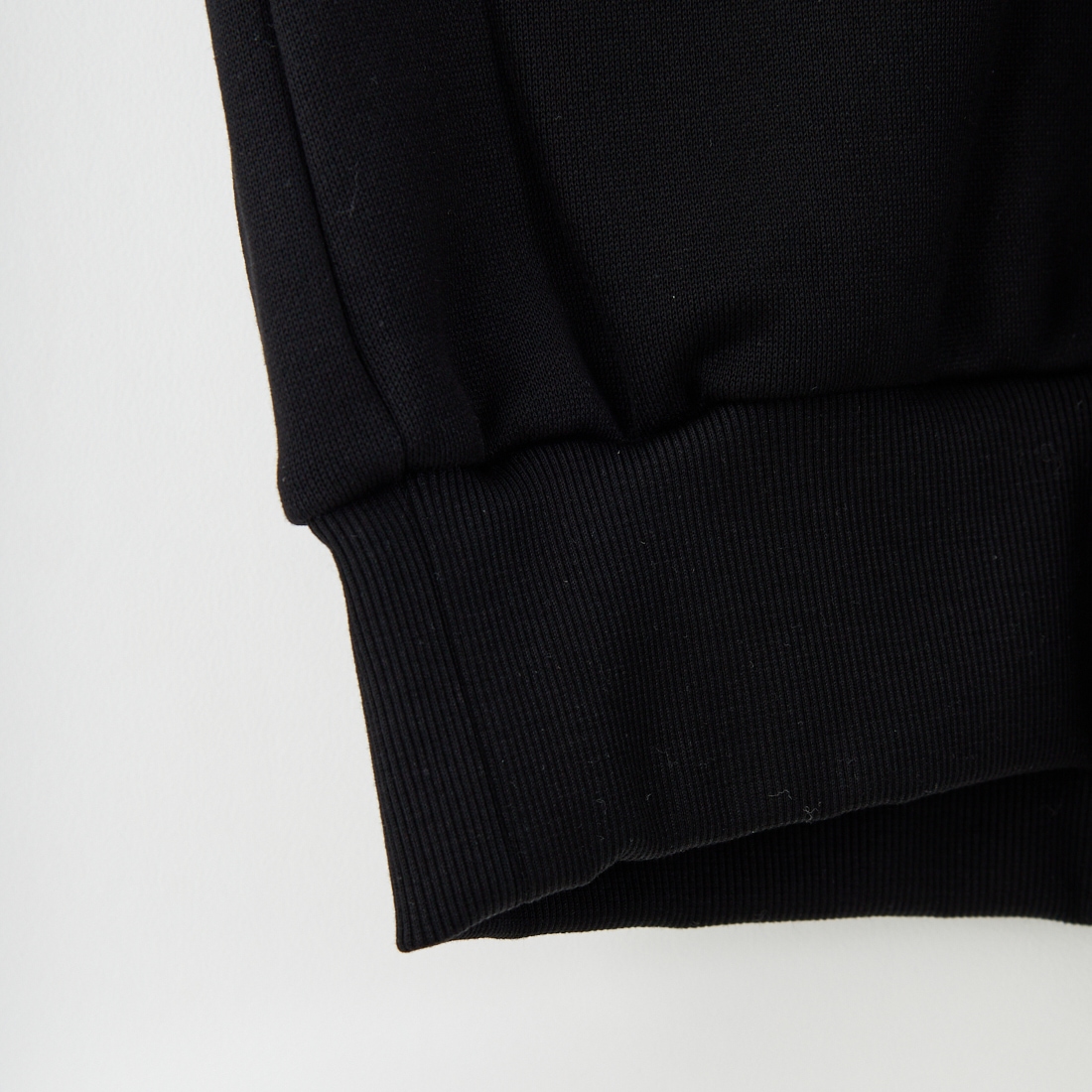 TATRAS [タトラス] 別注 LANIS ワンポイントロゴ クルーネックスウェット [MJXA0466063968-JF] 01 BLACK