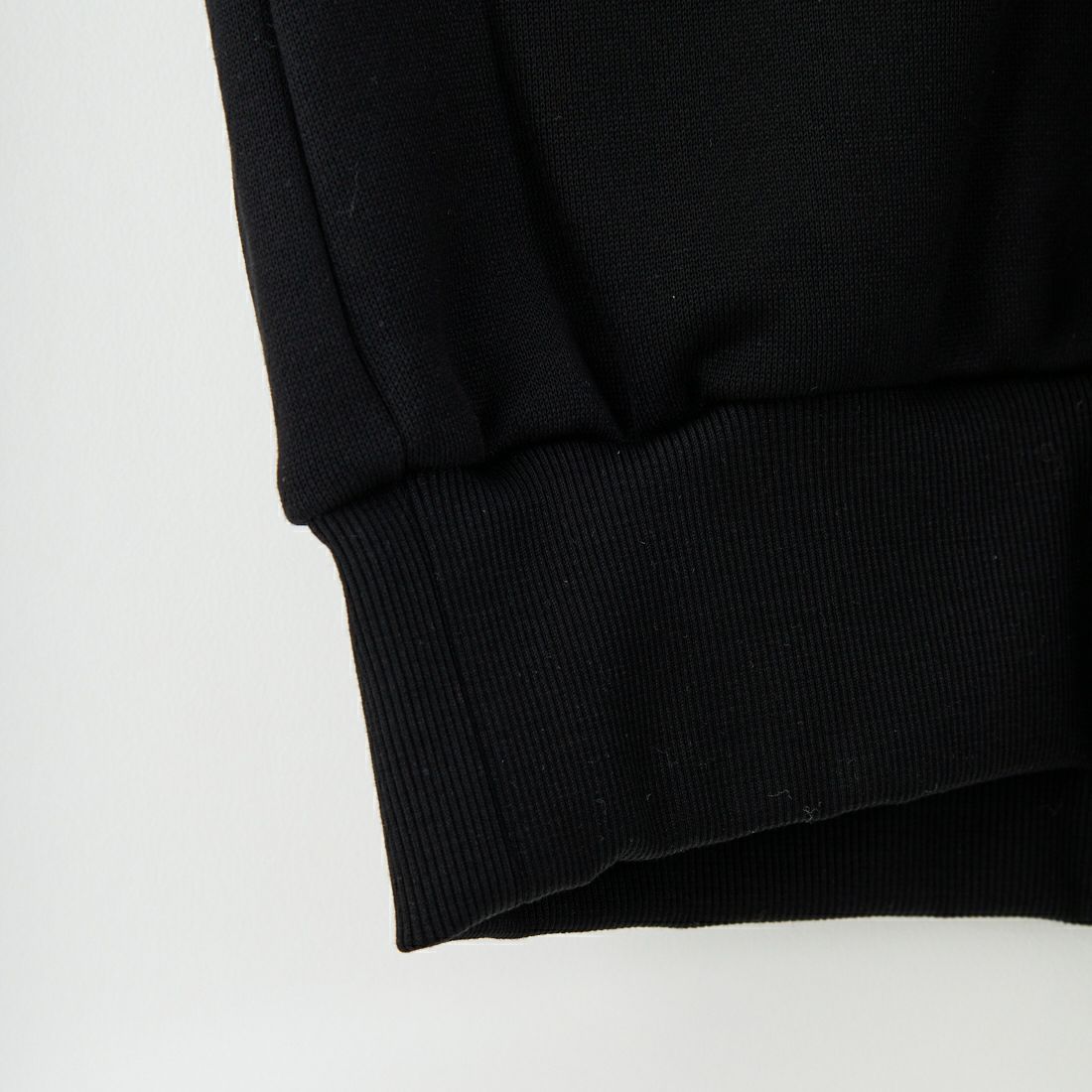 TATRAS [タトラス] 別注 LANIS ワンポイントロゴ クルーネックスウェット [MJXA0466063968-JF] 01 BLACK