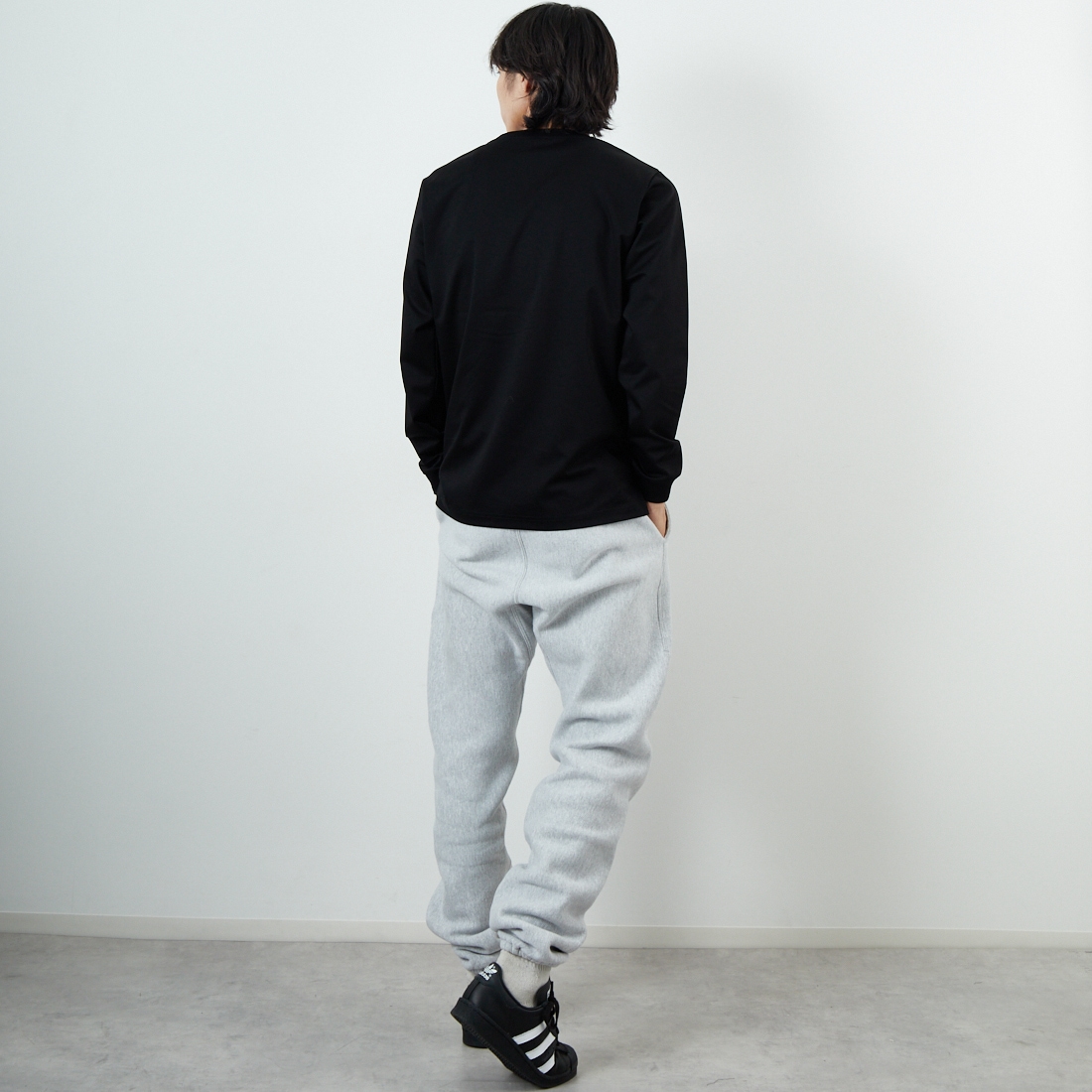 TATRAS [タトラス] OSMO ロングスリーブTシャツ [MJXA0377083588] BLACK &&モデル身長：179cm 着用サイズ：1&&
