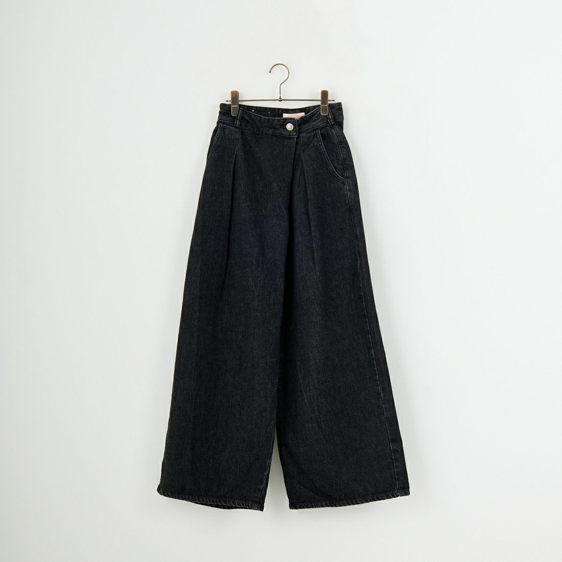 83 BLACK