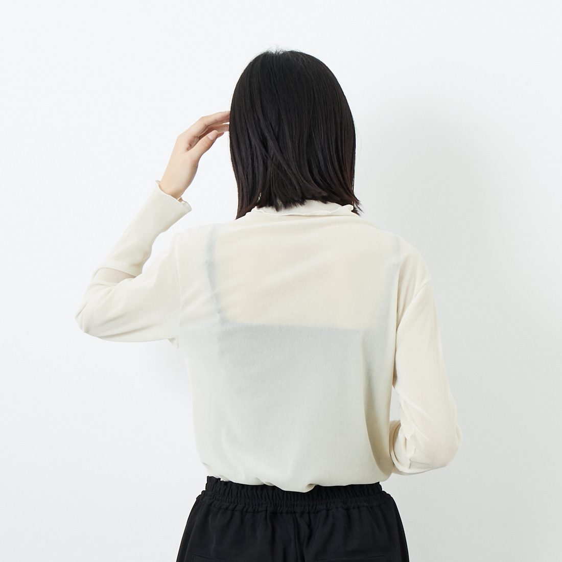 USINE [ユジーヌ] フロッキーチュールタートルネックTシャツ [21256065] 032 ｱｲﾎﾞﾘｰ &&モデル身長：162cm 着用サイズ：F&&