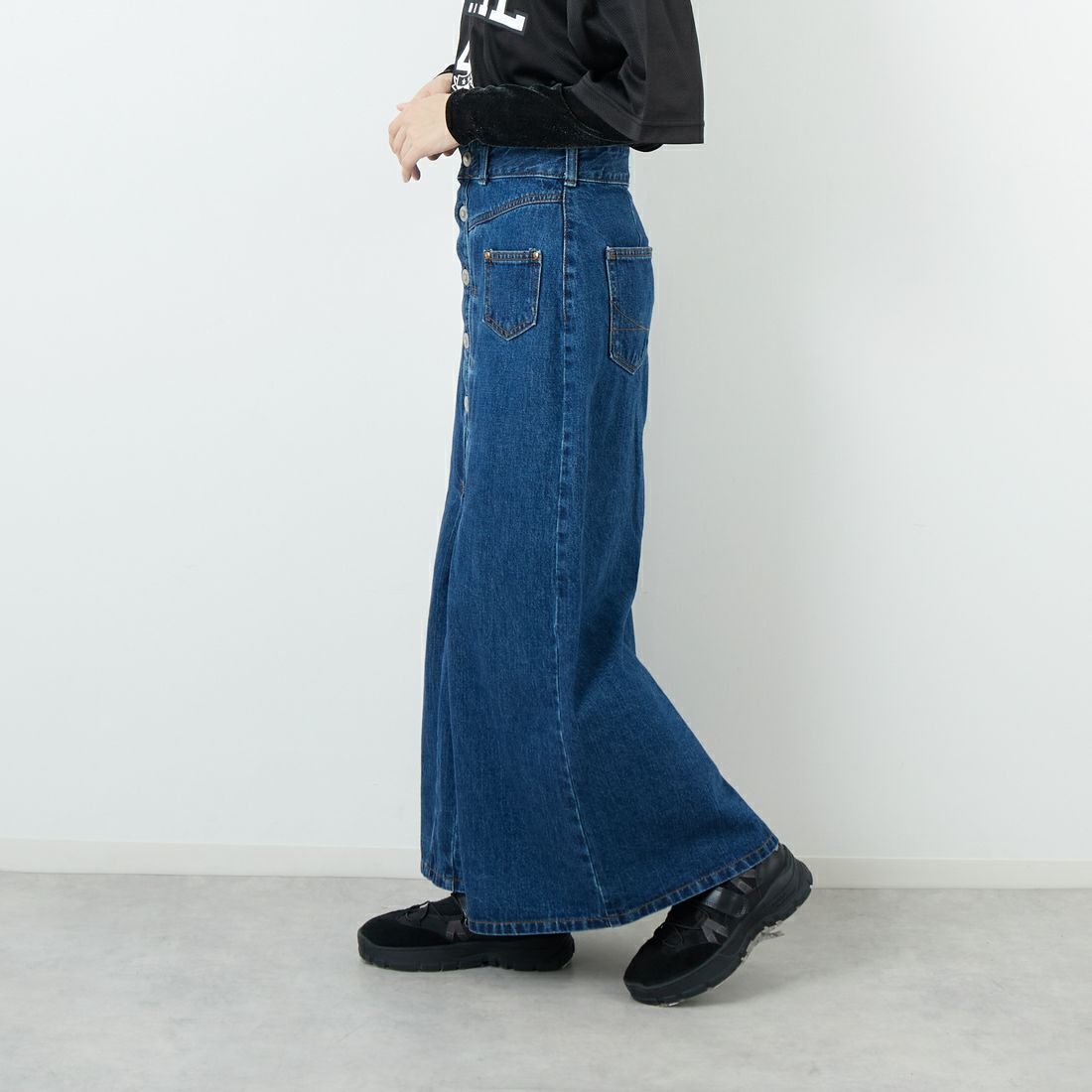 SOMETHING [サムシング] ロングデニムスカート [SA1605] 40 MID BLU &&モデル身長：162cm 着用サイズ：S&&