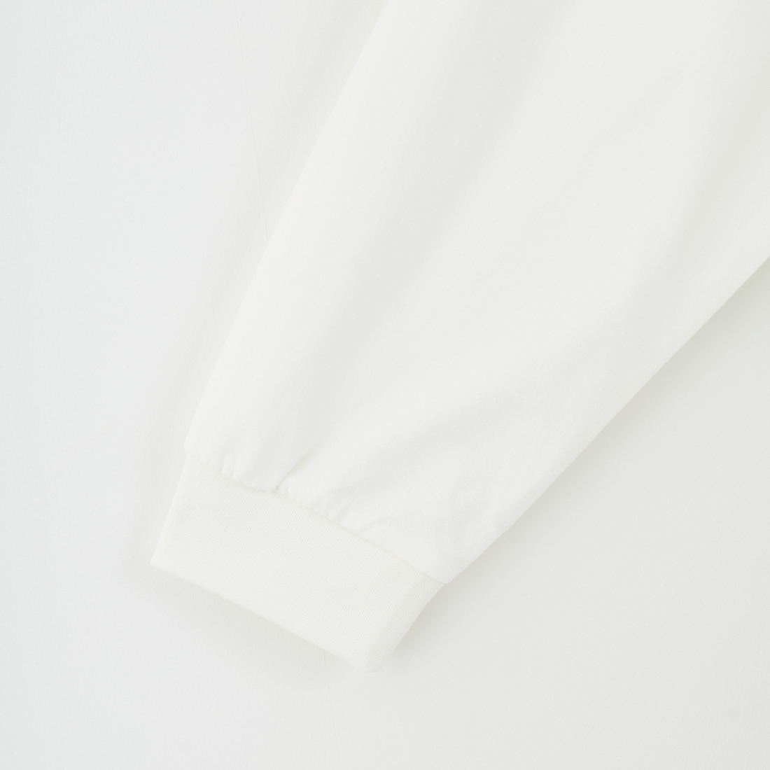 Marmot [マーモット] 別注 ドローコード付き ワンポイントロゴ ロングスリーブポケットTシャツ [MTFW25U04IN-JF] WHITE