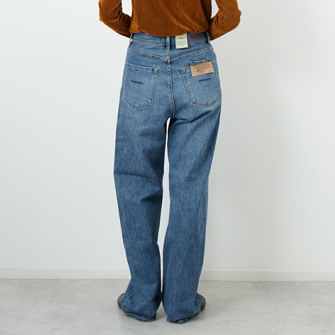 YANUK [ヤヌーク] ボーイズストレート LEA [57143232] VHB &&モデル身長：162cm 着用サイズ：23&&