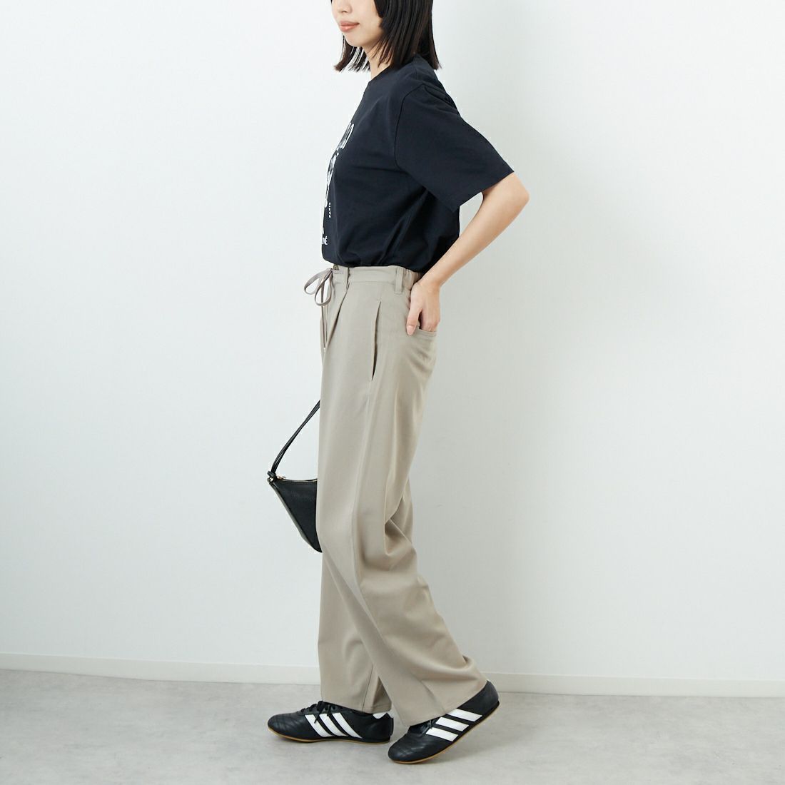 MAISON KITSUNE [メゾン キツネ] パーティーフォックス コンフォートTシャツ [PM00116KJ7025] P199 BLACK &&モデル身長：162cm 着用サイズ：XS&&