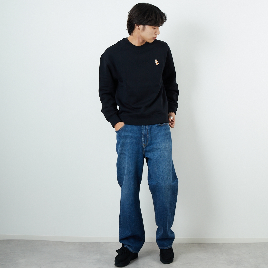 MAISON KITSUNE [メゾン キツネ] スタンディングフォックス コンフォートスウェット [PM00311KM0341] P199 BLACK &&モデル身長：179cm 着用サイズ：S&&