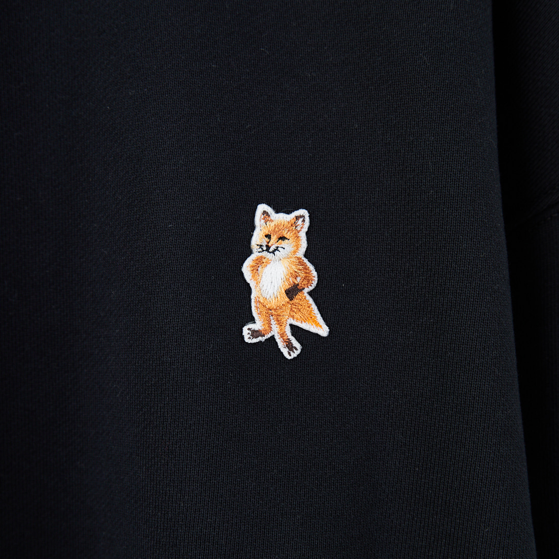 MAISON KITSUNE [メゾン キツネ] スタンディングフォックス コンフォートスウェット [PM00311KM0341] P199 BLACK