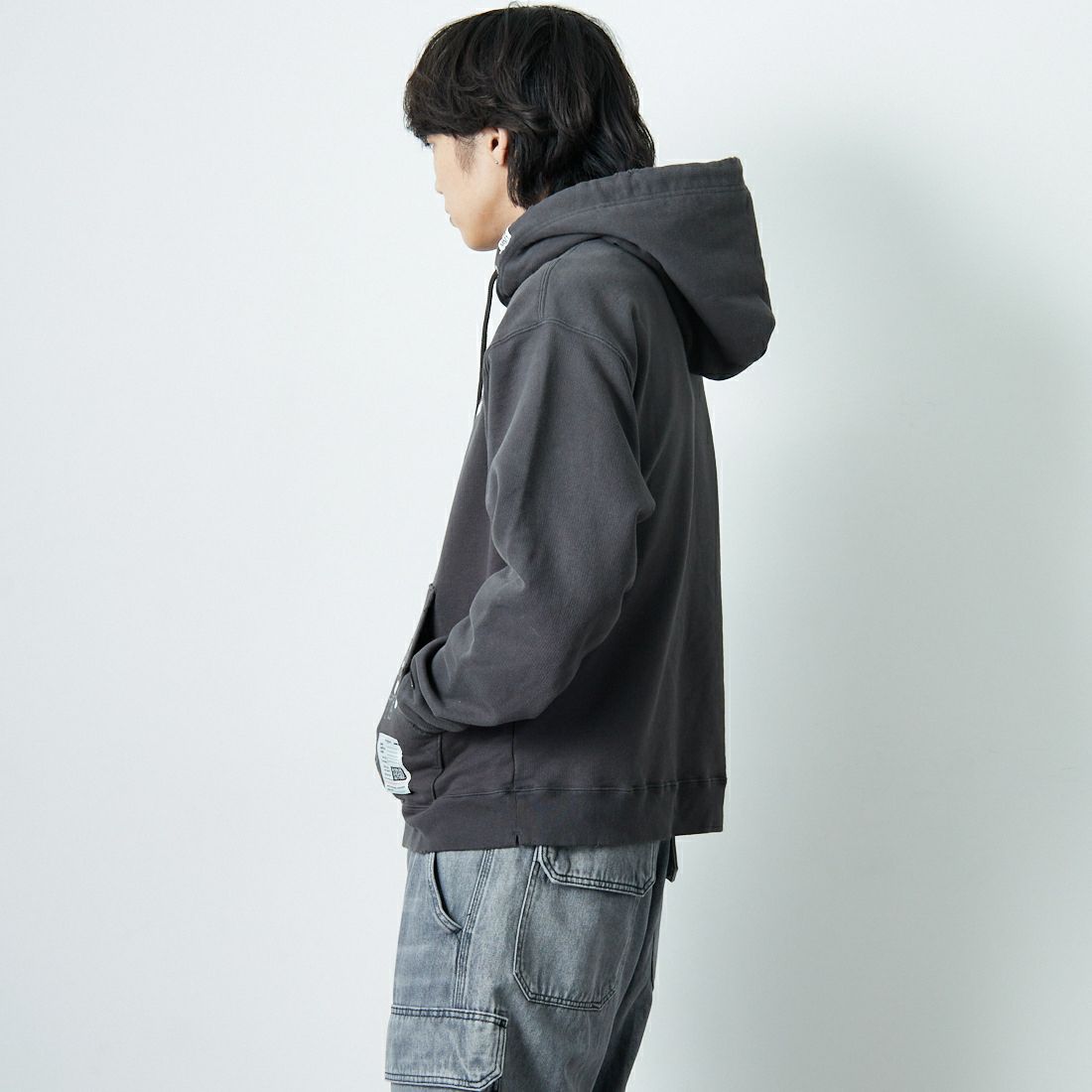 Maison MIHARA YASUHIRO [メゾン ミハラヤスヒロ] エンベリッシュド ダメージフーディ [J15HD722] BLACK &&モデル身長：179cm 着用サイズ：44&&