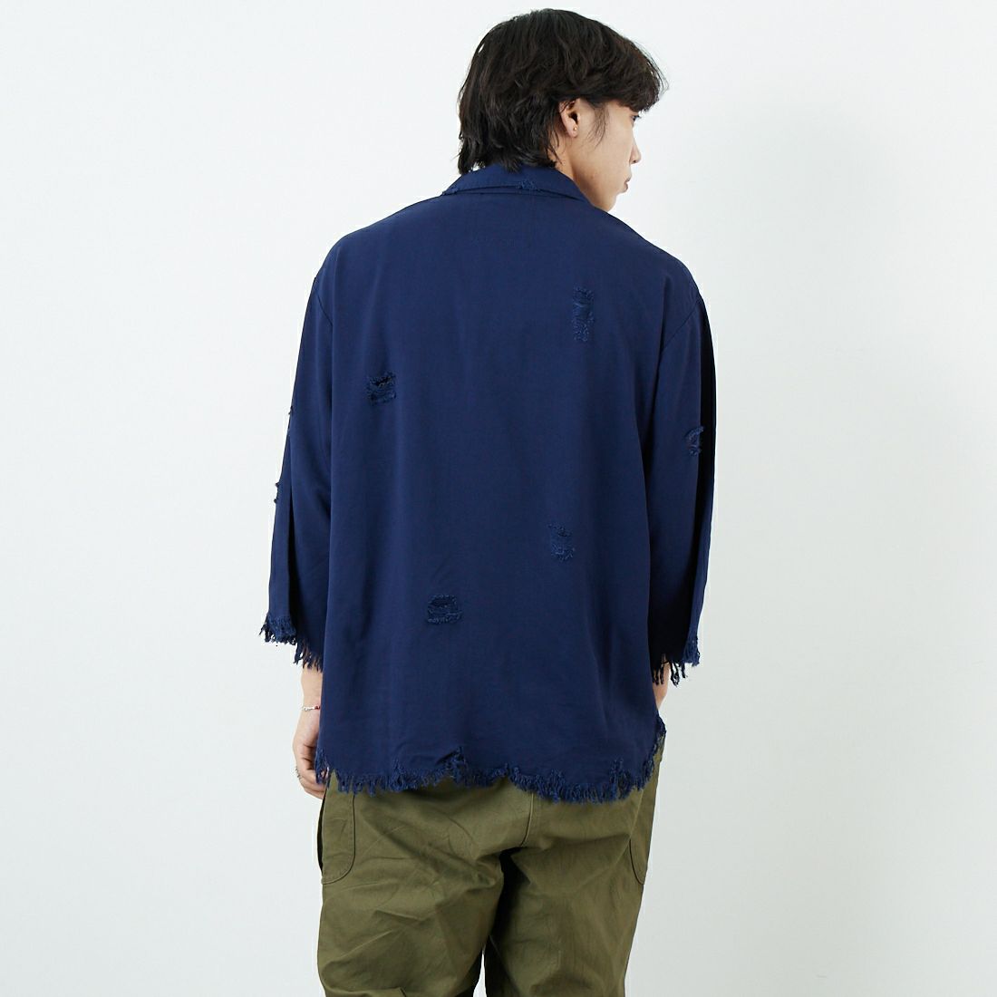 ARMY TWILL SANFORIZED [アーミーツイル サンフォライズド] ダメージソフトツイルシャツ [AM-2557002] NAVY &&モデル身長：179cm 着用サイズ：M&&