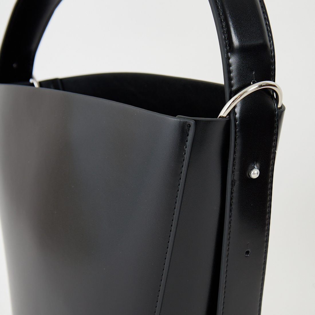 &MyuQ [アンドミューク] LIBER バケツ型トートバッグ [MCB114] BLACK
