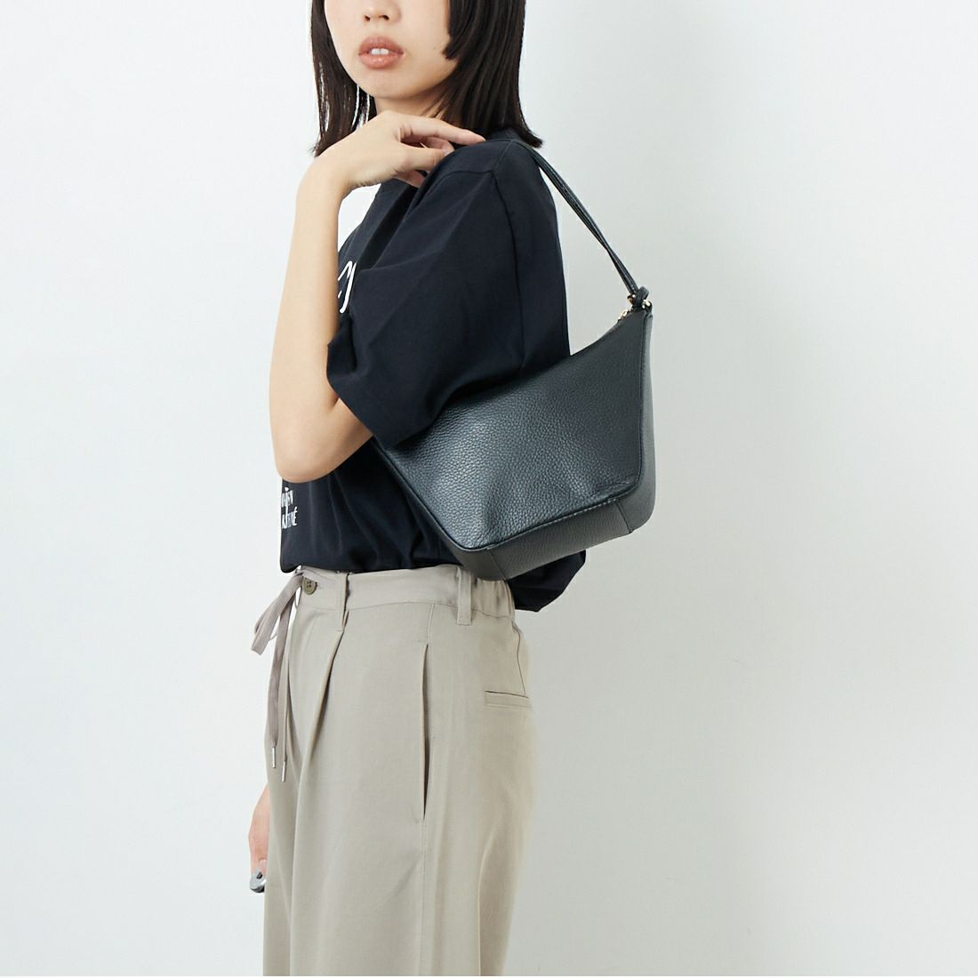 AULENTTI [オウレンティ] チェーン付き3WAYレザーショルダー [DI-3601-DO] D28 NERO