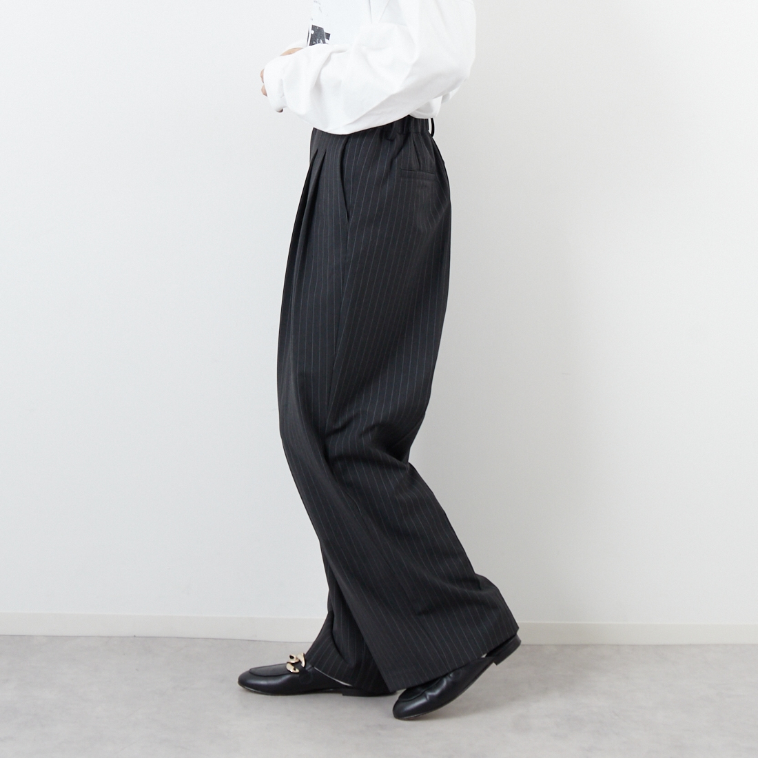 USINE [ユジーヌ] イージーケアツイル2タックワイドパンツ [21256057] 003 ﾁｬｺｰﾙS &&モデル身長：162cm 着用サイズ：38&&