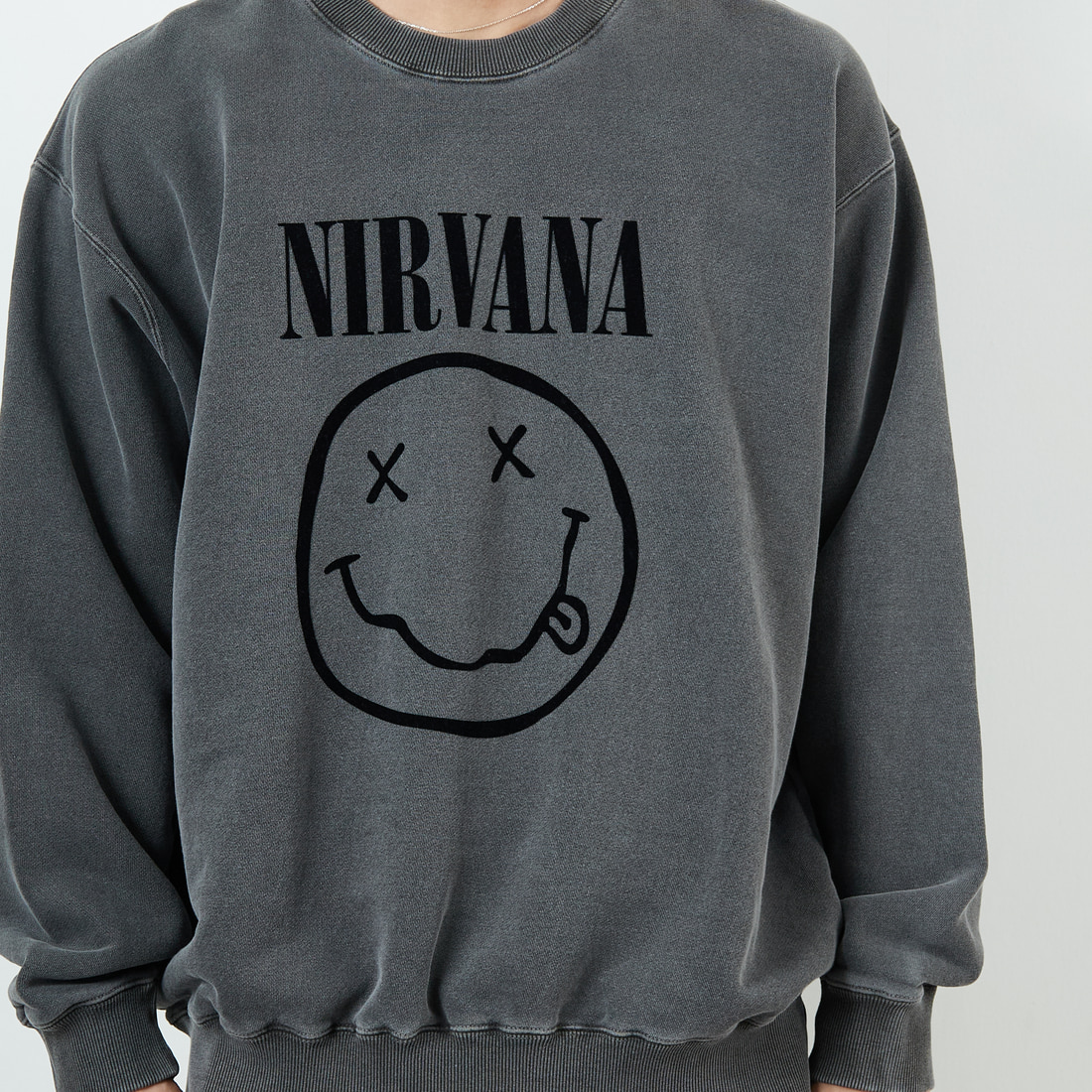 GOOD ROCK SPEED [グッドロックスピード] 別注 NIRVANA フロッキープリントスウェット [INTN-052-JF] CHARCOAL &&モデル身長：179cm 着用サイズ：XL&&