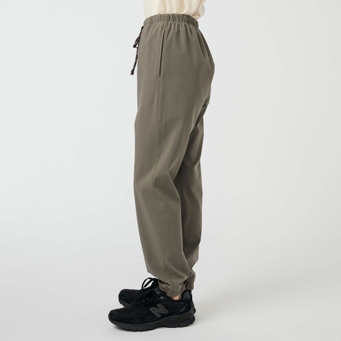 THE NORTH FACE PURPLE LABEL [ザ ノースフェイス パープルレーベル] フィールドストレッチリブパンツ [N25FC034] AH ASPHALT &&モデル身長：162cm 着用サイズ：WS&&