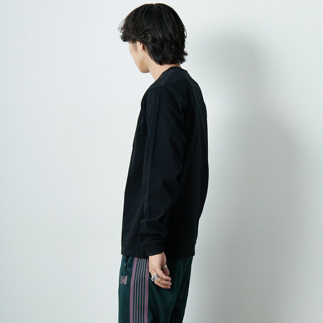 Needles [ニードルズ] ロングスリーブポケットTシャツ [RW348] F BLACK &&モデル身長：179cm 着用サイズ：M&&