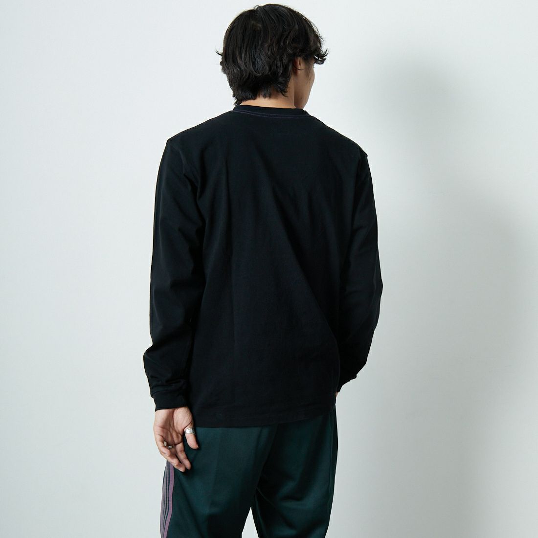 Needles [ニードルズ] ロングスリーブポケットTシャツ [RW348] F BLACK &&モデル身長：179cm 着用サイズ：M&&