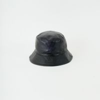 01 BLACK