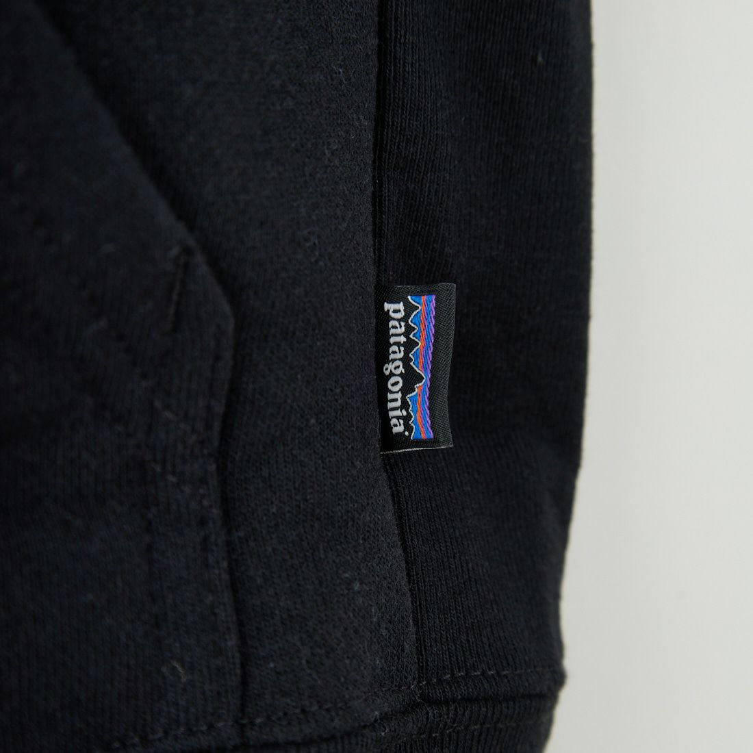 patagonia [パタゴニア] シュイナード クレスト アップライザル フーディ [39700] BLK