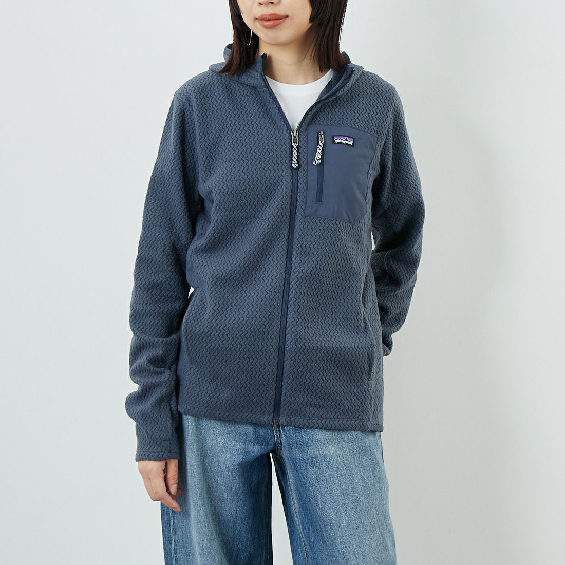 patagonia [パタゴニア] キッズ R1 エア フルジップ フーディ [64810] SMDB &&モデル身長：162cm 着用サイズ：KID-XXL&&
