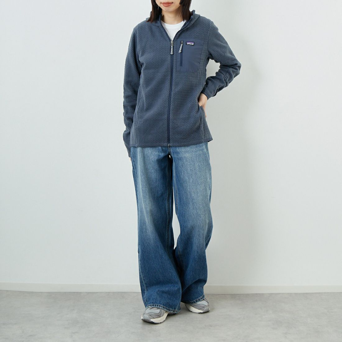 patagonia [パタゴニア] キッズ R1 エア フルジップ フーディ [64810] SMDB &&モデル身長：162cm 着用サイズ：KID-XXL&&
