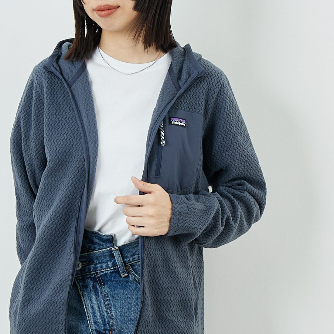 patagonia [パタゴニア] キッズ R1 エア フルジップ フーディ [64810] SMDB &&モデル身長：162cm 着用サイズ：KID-XXL&&