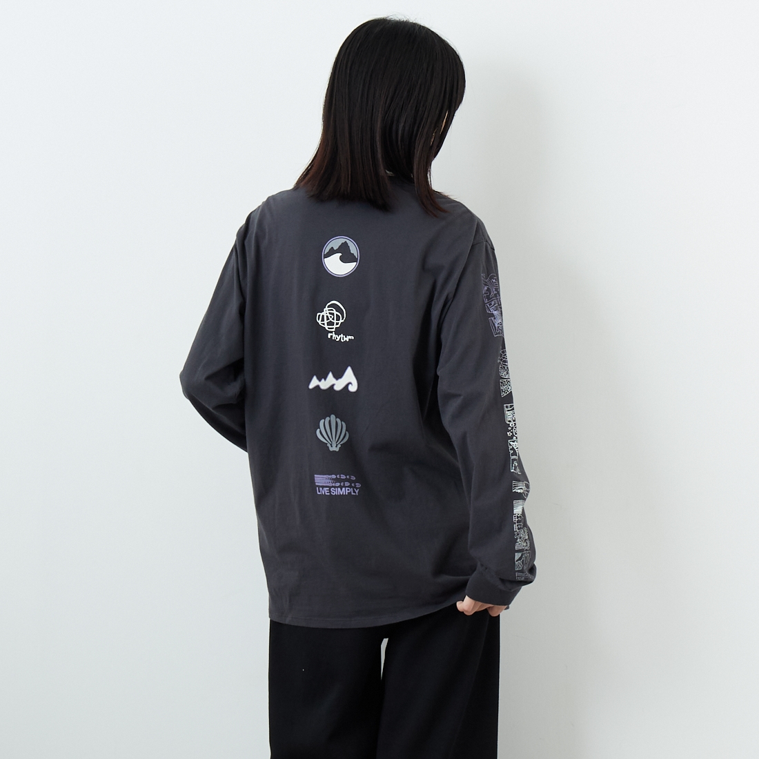 patagonia [パタゴニア] メンズ ロングスリーブ ロングウェイラウンド オーガニックTシャツ [37821] INBK &&モデル身長：162cm 着用サイズ：S&&