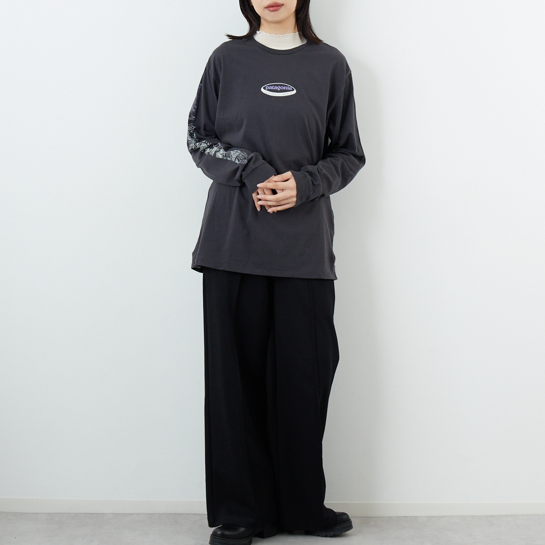patagonia [パタゴニア] メンズ ロングスリーブ ロングウェイラウンド オーガニックTシャツ [37821] INBK &&モデル身長：162cm 着用サイズ：S&&