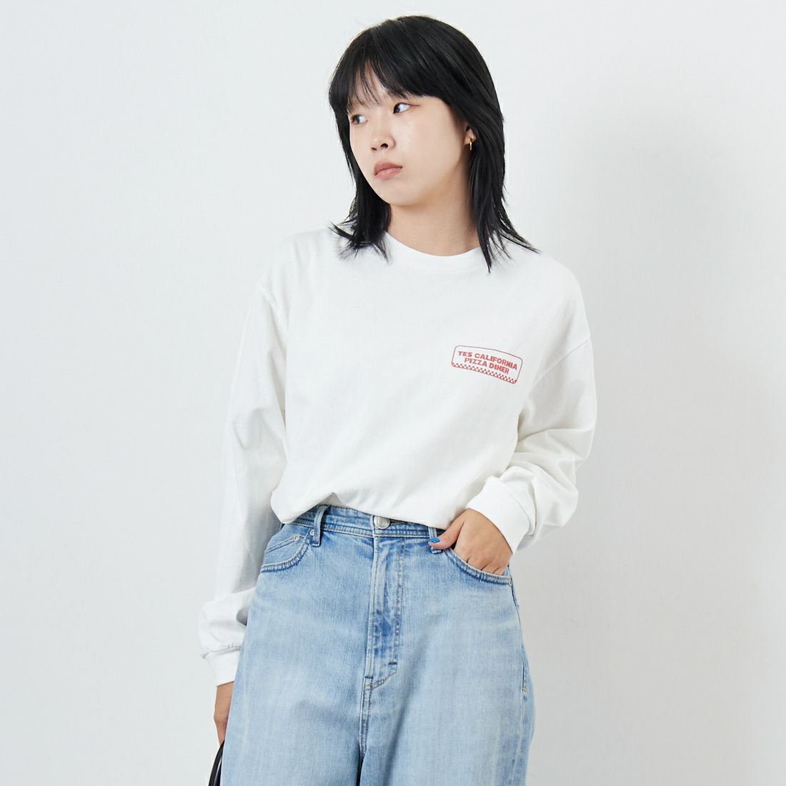 The Endless Summer [エンドレスサマー] CALIFORNIA PIZZA DINER ロングスリーブTシャツ [FH-25774328] 07 WHITE &&モデル身長：167cm 着用サイズ：S&&