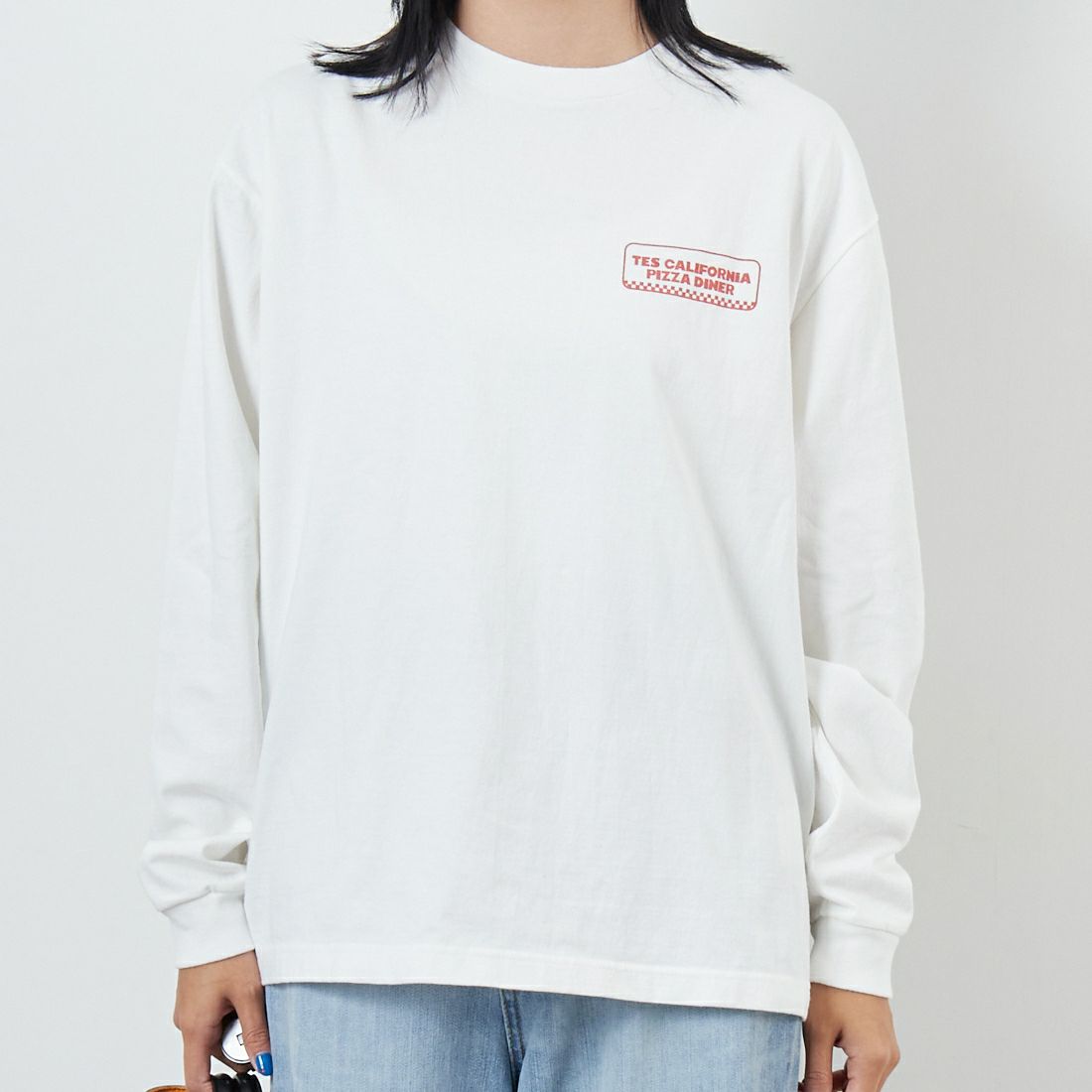 The Endless Summer [エンドレスサマー] CALIFORNIA PIZZA DINER ロングスリーブTシャツ [FH-25774328] 07 WHITE &&モデル身長：167cm 着用サイズ：S&&
