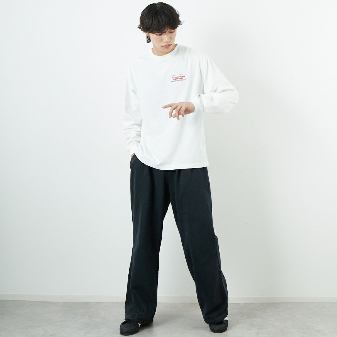 The Endless Summer [エンドレスサマー] CALIFORNIA PIZZA DINER ロングスリーブTシャツ [FH-25774328] 07 WHITE &&モデル身長：179cm 着用サイズ：M&&