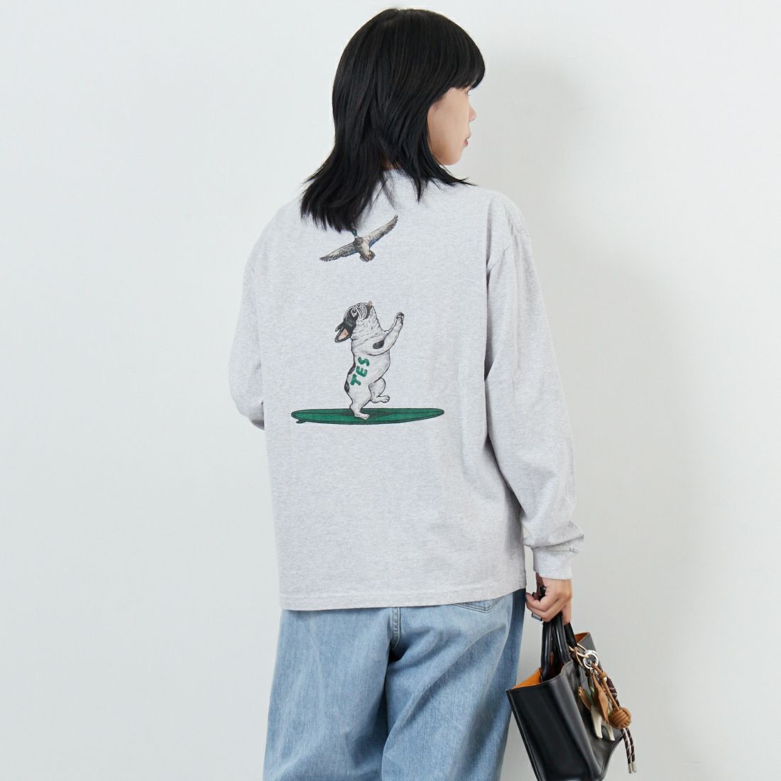 The Endless Summer [エンドレスサマー] 4カラーロゴプリント ロングスリーブTシャツ [FH-25774326] 03 MIX GRY &&モデル身長：167cm 着用サイズ：S&&