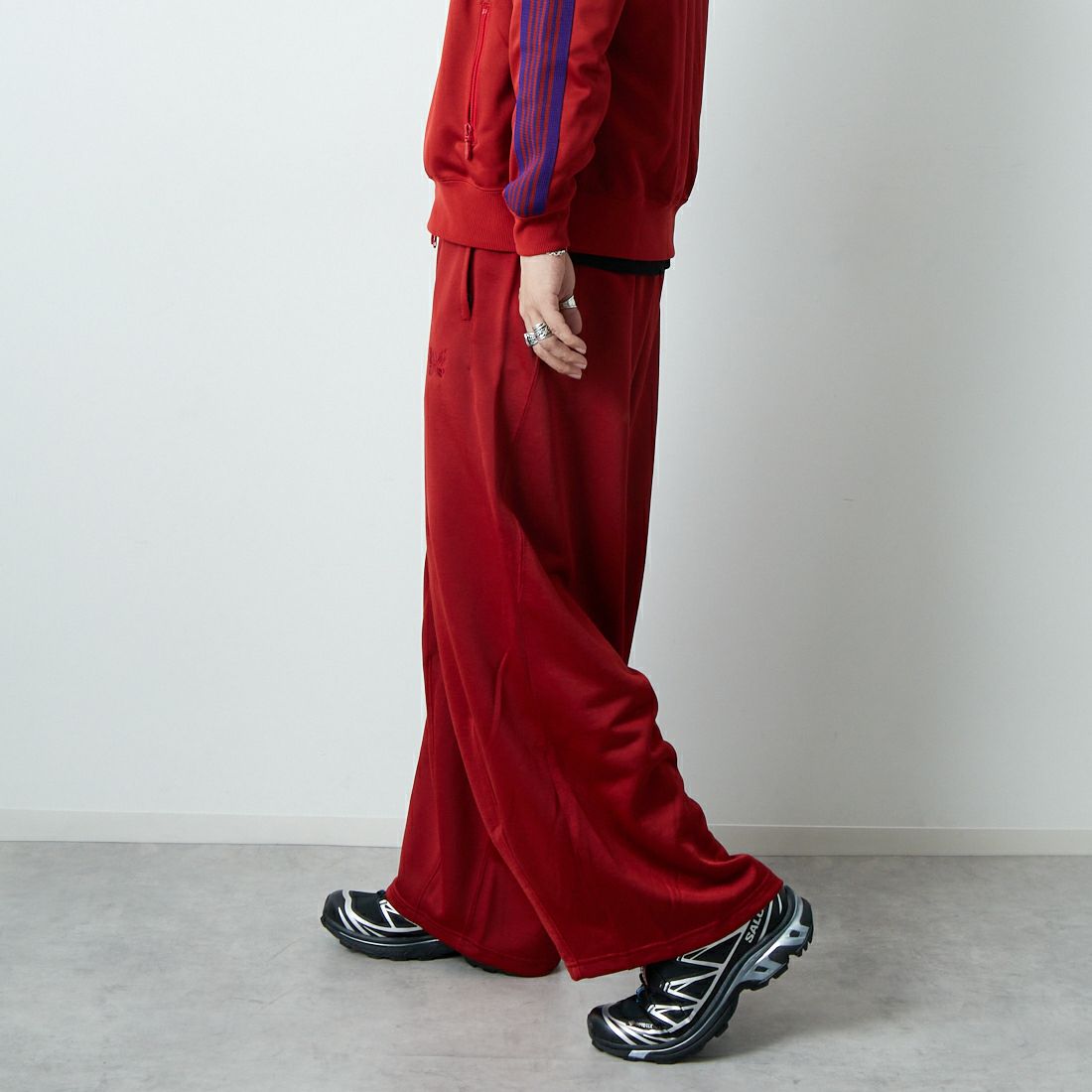 Needles [ニードルズ] ヒザデルスウェットパンツ [RW335] A RED &&モデル身長：179cm 着用サイズ：XS&&