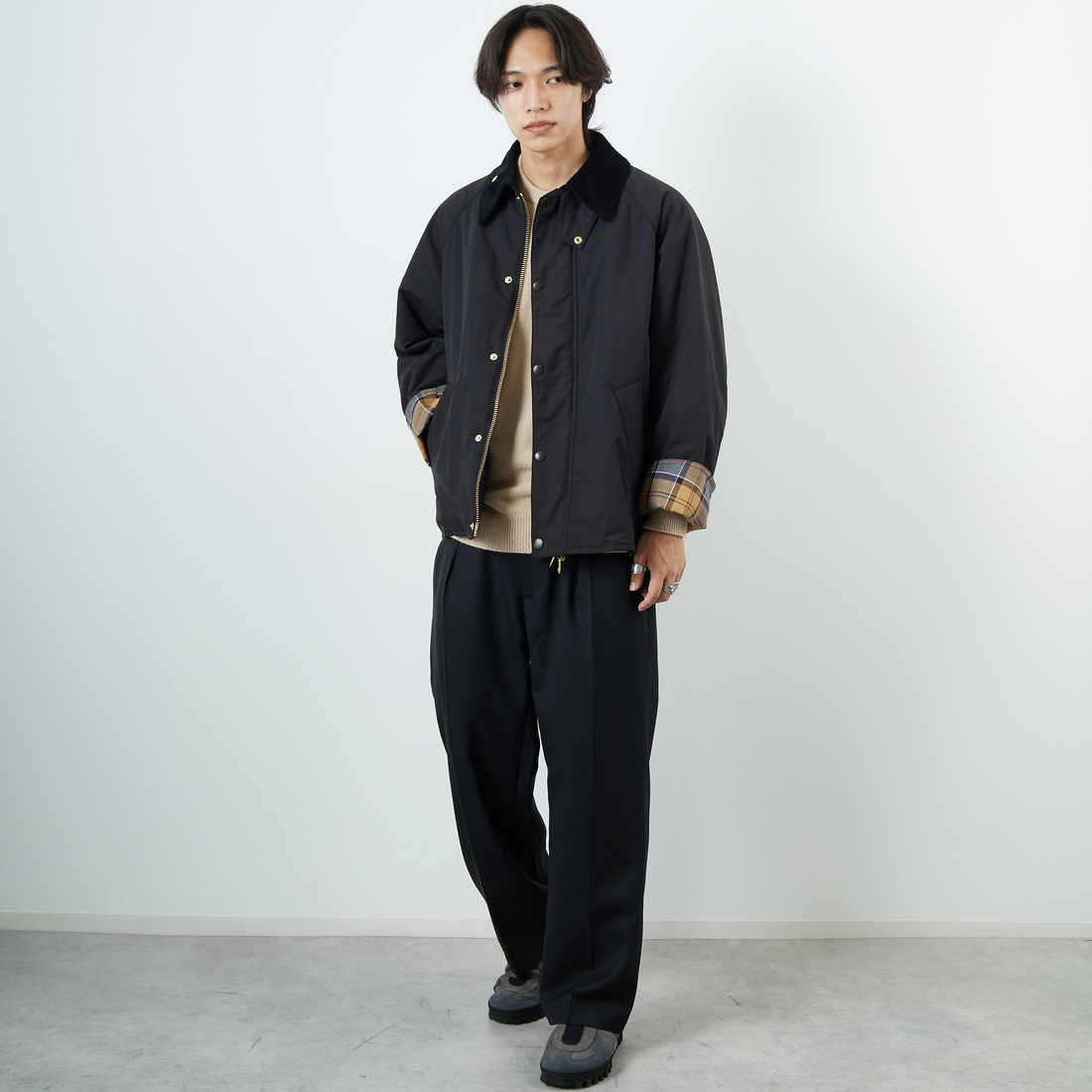 Barbour [バブアー] 別注 中綿入り TRANSPORT トランスポートジャケット [MCAS205-JF] BLACK &&モデル身長：179cm 着用サイズ：42&&