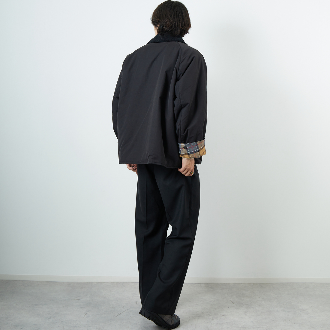 Barbour [バブアー] 別注 中綿入り TRANSPORT トランスポートジャケット [MCAS205-JF] BLACK &&モデル身長：179cm 着用サイズ：42&&