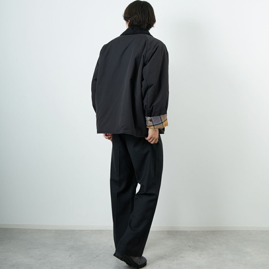 Barbour [バブアー] 別注 中綿入り TRANSPORT トランスポートジャケット [MCAS205-JF] BLACK &&モデル身長：179cm 着用サイズ：42&&
