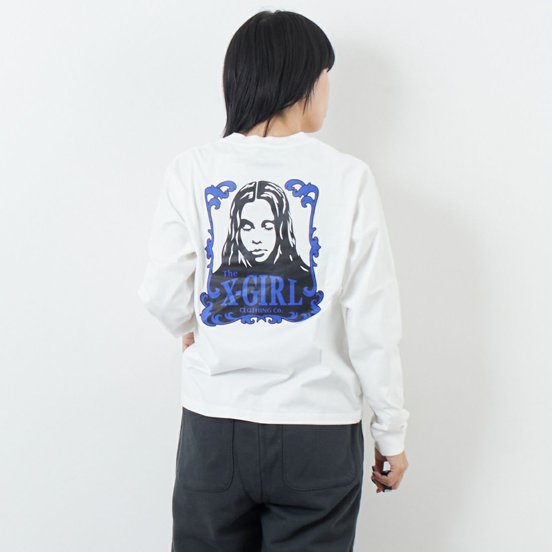 X-girl [エックスガール] オーナメントフェイス ロングスリーブTシャツ [105253011015]