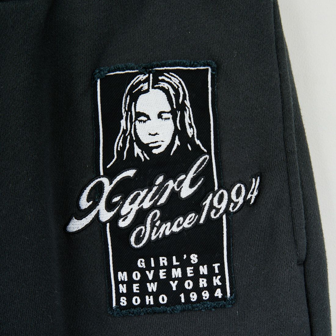 X-girl [エックスガール] フェイスボックスパッチ スウェットパンツ [105253031010] CHARCOAL