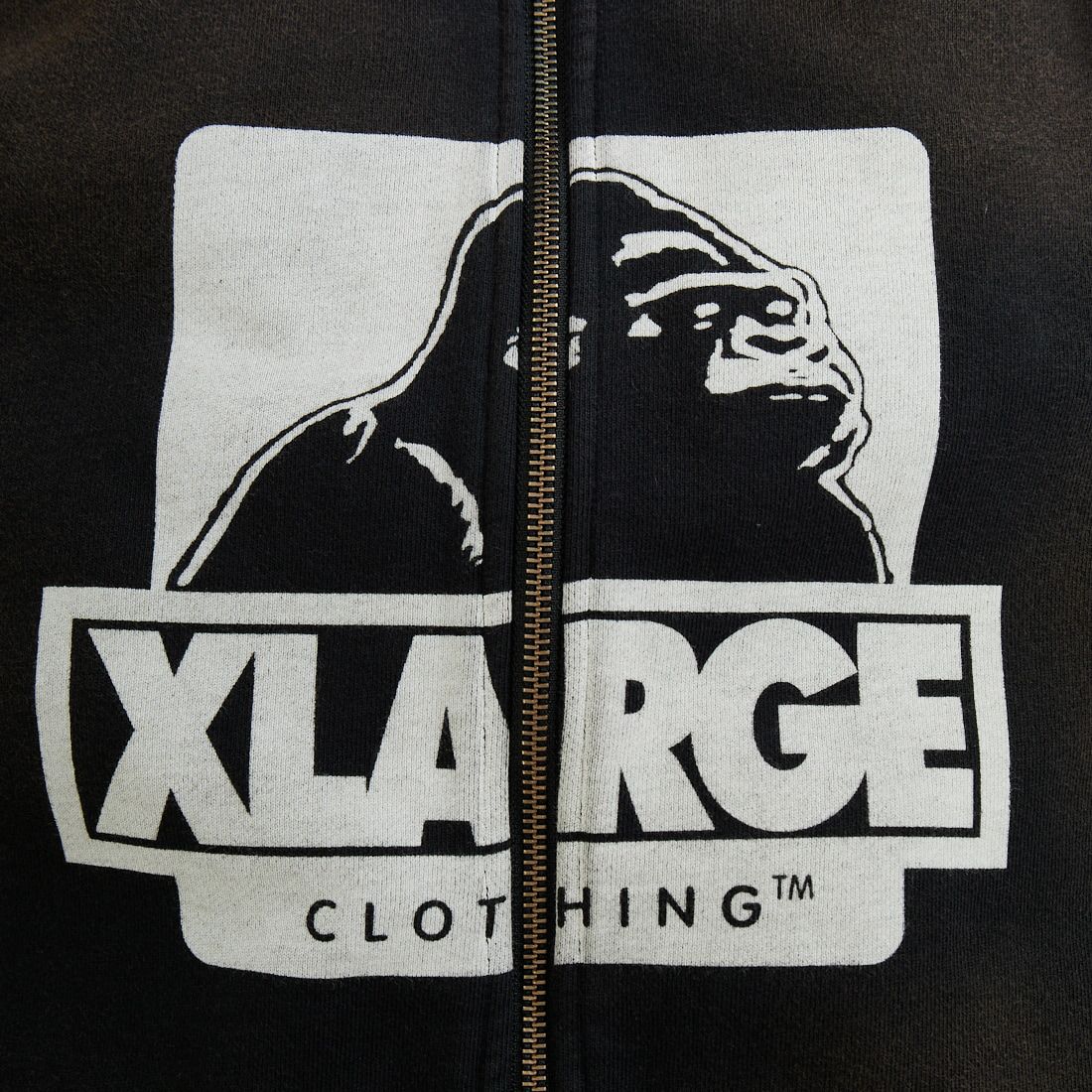 XLARGE [エクストララージ] ディスチャージプリンテッドOG ジップフーデッドスウェット [101253012005] BLACK