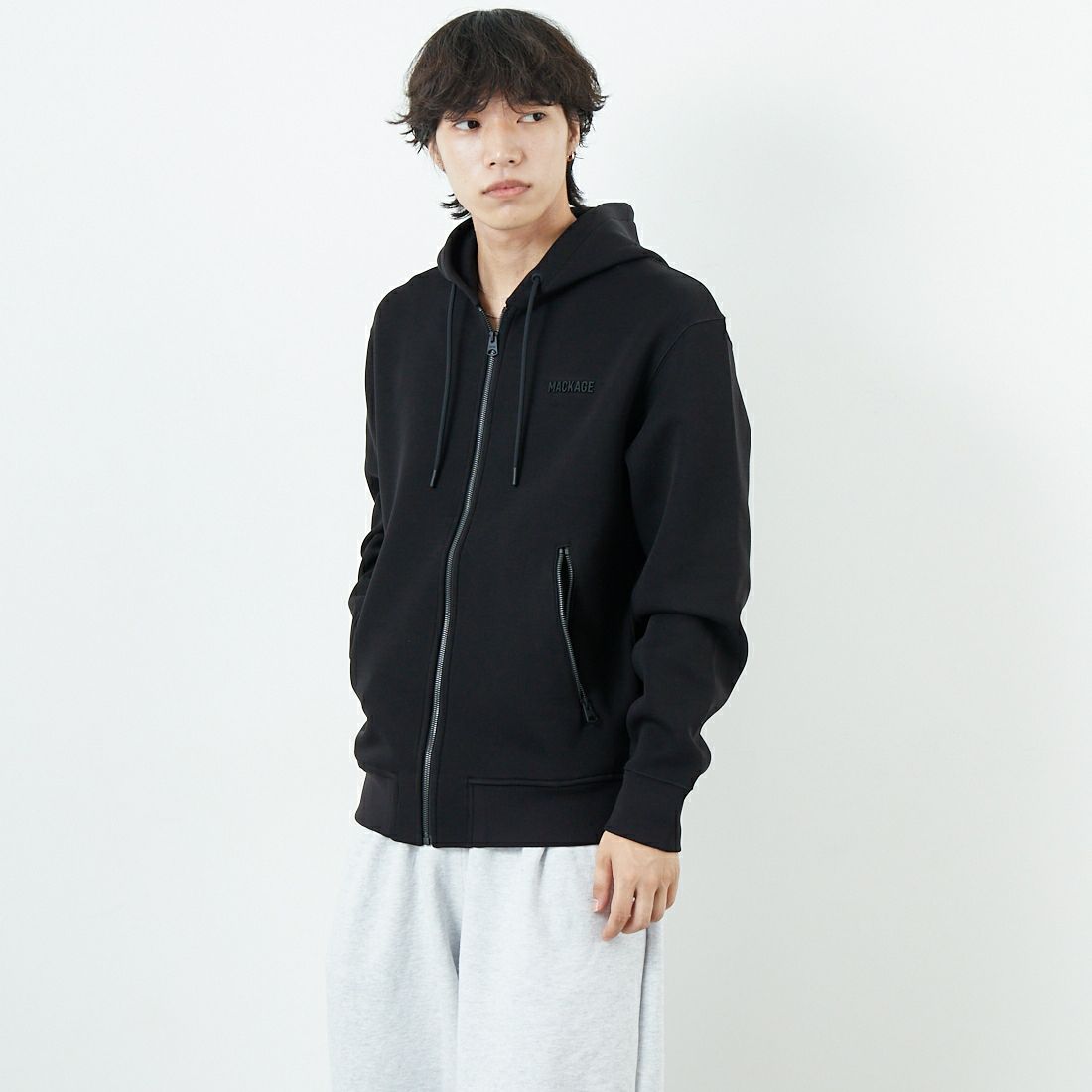 MACKAGE [マッカージュ] KRYSTOS ジップアップパーカー [10752707] BLACK &&モデル身長：179cm 着用サイズ：M&&