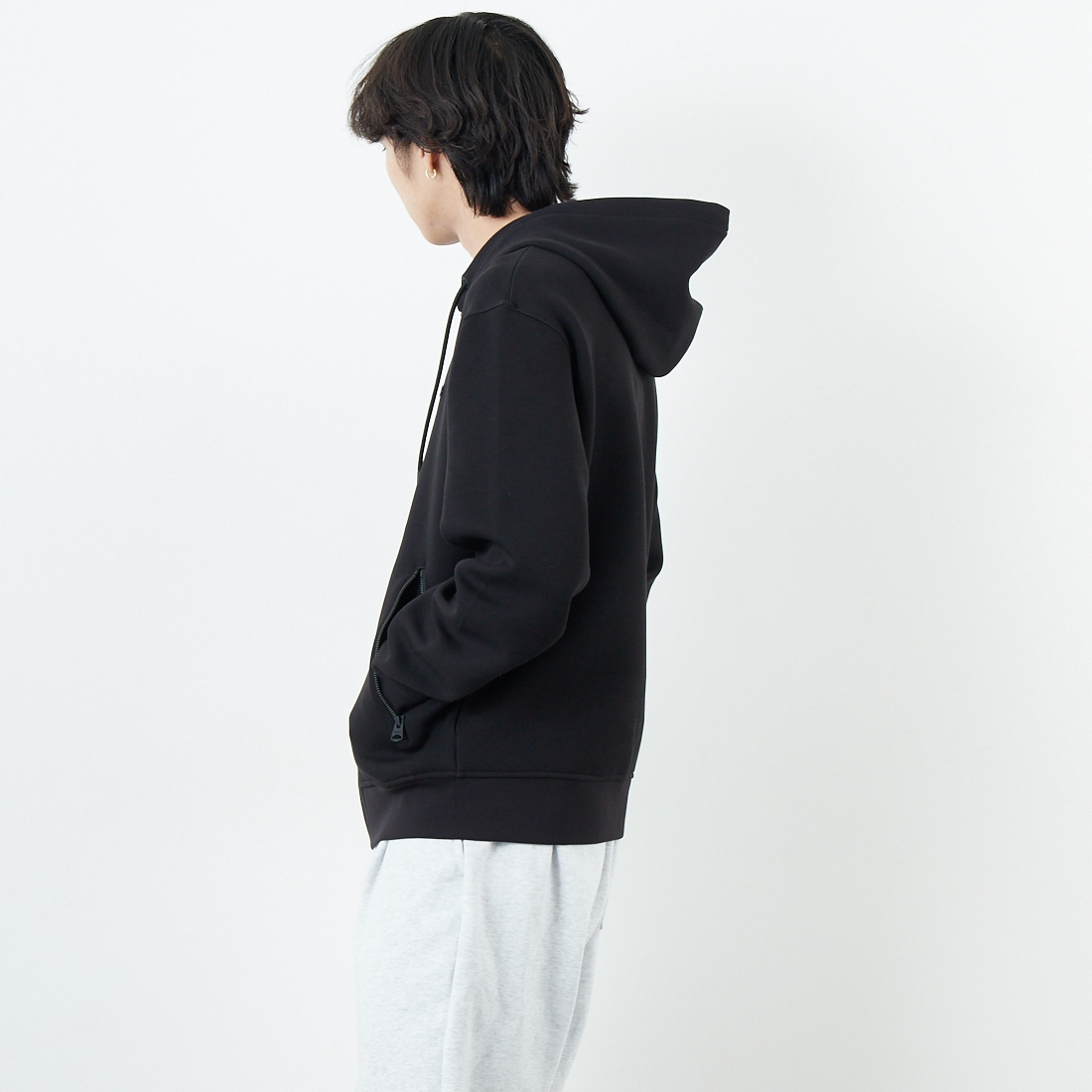 MACKAGE [マッカージュ] KRYSTOS ジップアップパーカー [10752707] BLACK &&モデル身長：179cm 着用サイズ：M&&