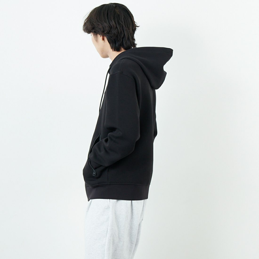 MACKAGE [マッカージュ] KRYSTOS ジップアップパーカー [10752707] BLACK &&モデル身長：179cm 着用サイズ：M&&