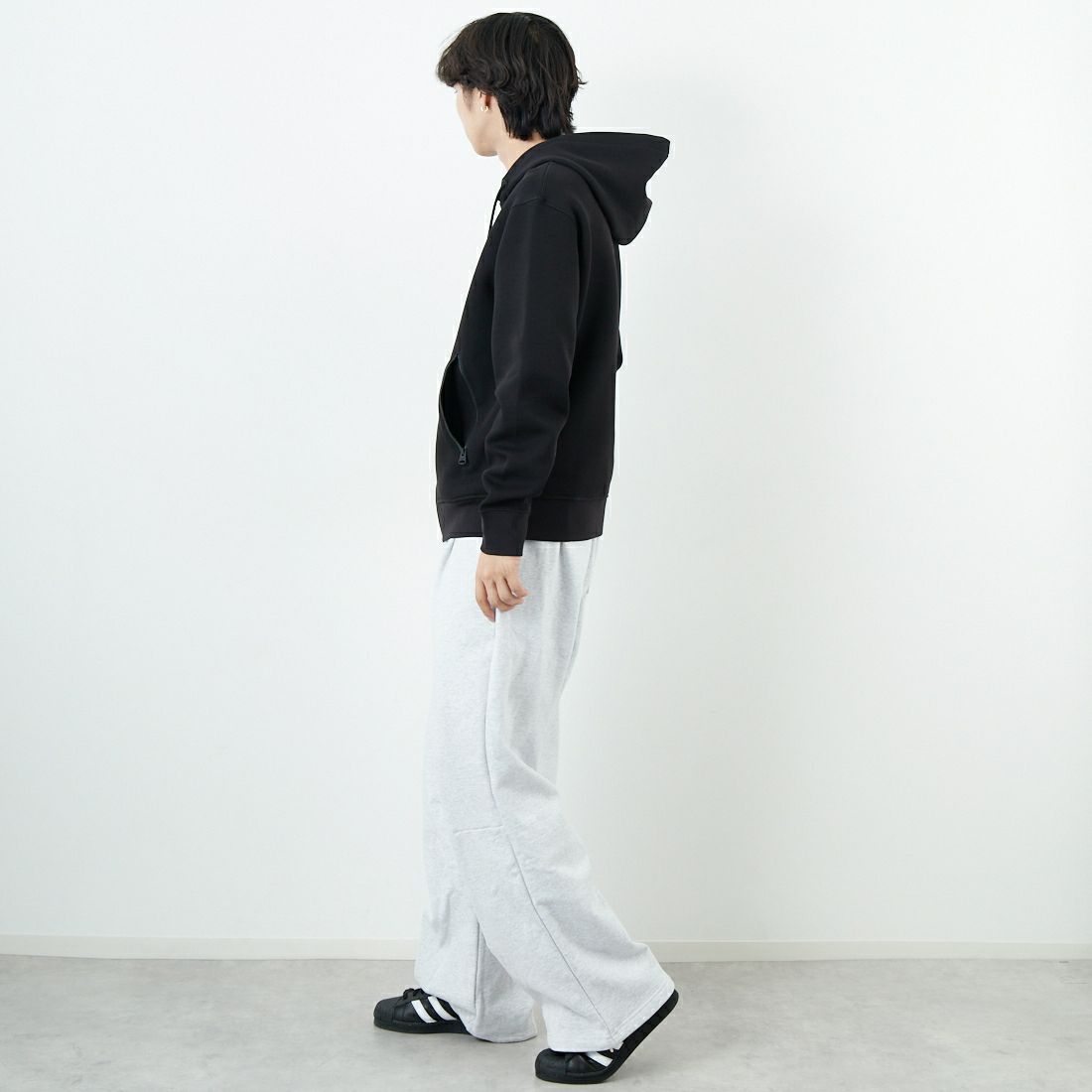 MACKAGE [マッカージュ] KRYSTOS ジップアップパーカー [10752707] BLACK &&モデル身長：179cm 着用サイズ：M&&